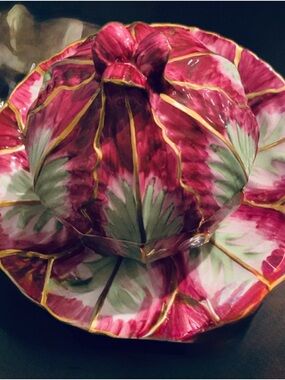 Early 19th Century Meissen Cabbage Tureen Painted in Fuchsia and Green